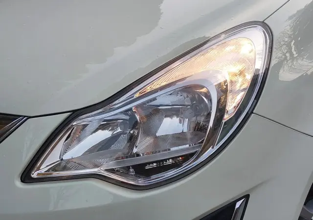 OPEL Corsa 1.4 16V 150 Jahre