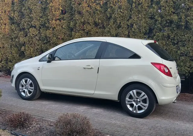 OPEL Corsa 1.4 16V 150 Jahre