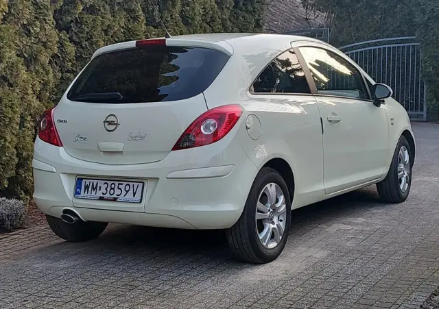 OPEL Corsa 1.4 16V 150 Jahre