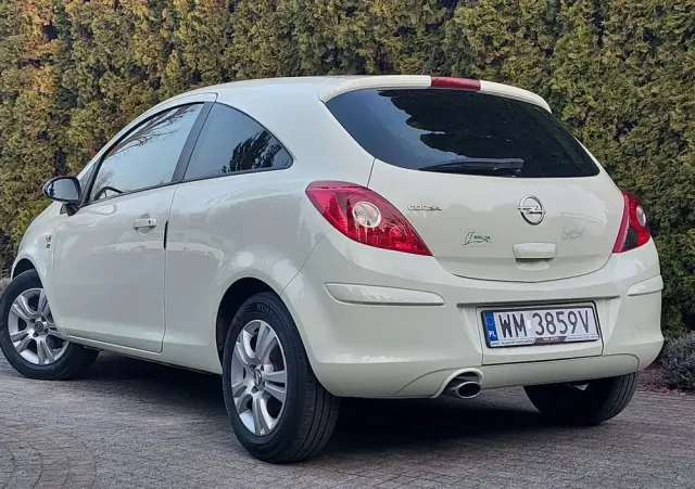 OPEL Corsa 1.4 16V 150 Jahre