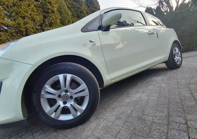 OPEL Corsa 1.4 16V 150 Jahre