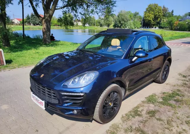 PORSCHE Macan 