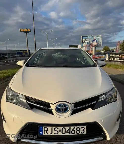 TOYOTA Auris 