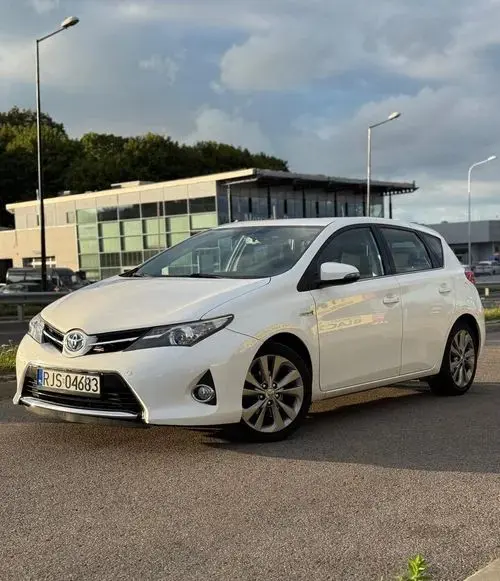 TOYOTA Auris 