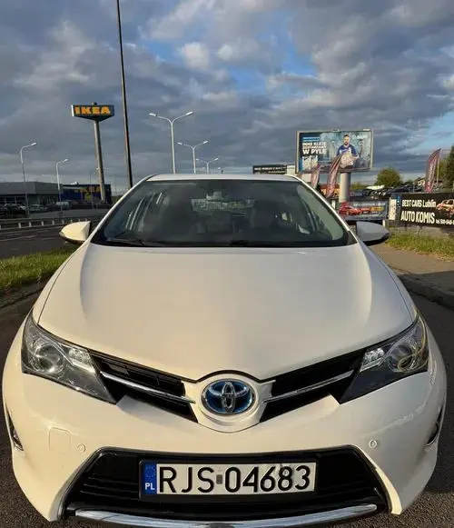 TOYOTA Auris 