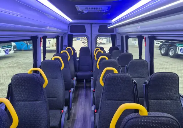 MERCEDES-BENZ SPRINTER/ 23 MIEJSCA + STOJĄCE/ 67 000 KM / KLIMA 