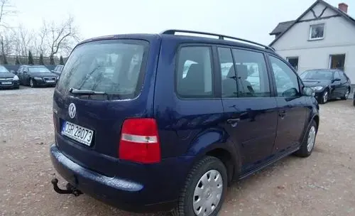 VOLKSWAGEN Touran 