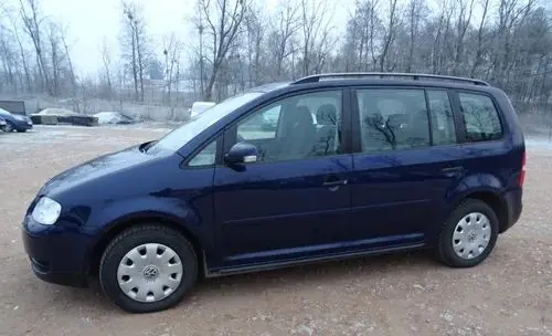 VOLKSWAGEN Touran 