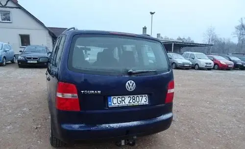 VOLKSWAGEN Touran 