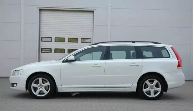 VOLVO V70 