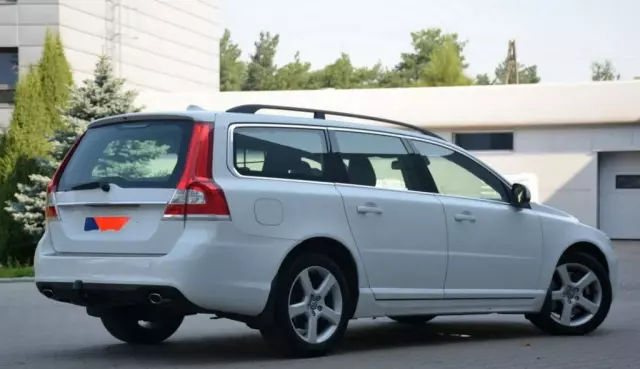VOLVO V70 