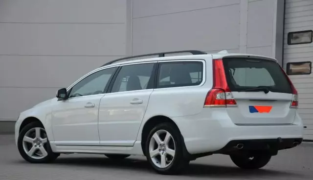 VOLVO V70 