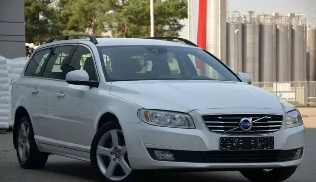 VOLVO V70 