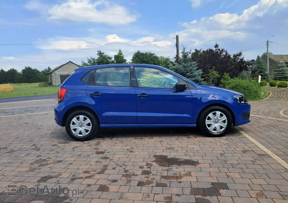 VOLKSWAGEN Polo 