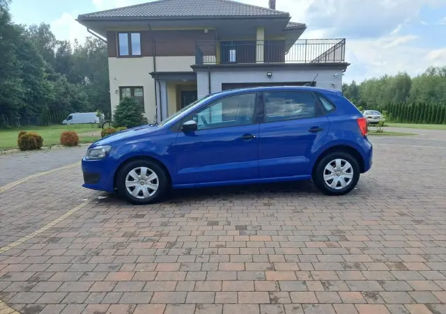 VOLKSWAGEN Polo 
