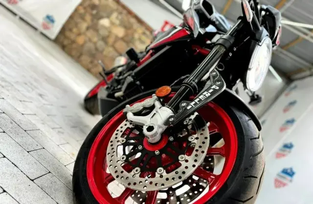 MV AGUSTA Dragster 800 RR 