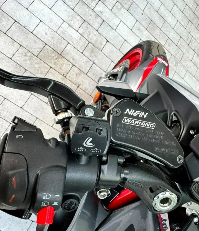 MV AGUSTA Dragster 800 RR 