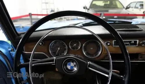 BMW 2000 