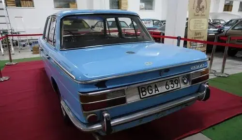 BMW 2000 