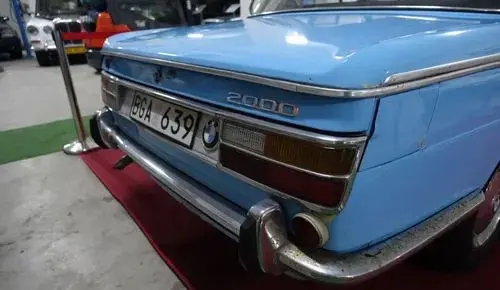 BMW 2000 