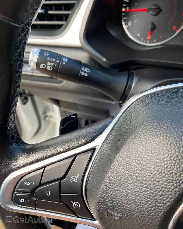 RENAULT Captur 1.3 TCe mHEV Intens EDC