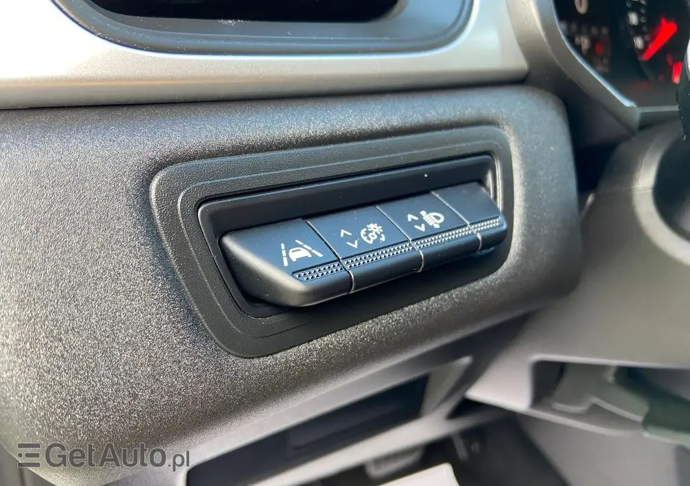 RENAULT Captur 1.3 TCe mHEV Intens EDC