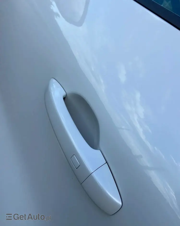RENAULT Captur 1.3 TCe mHEV Intens EDC