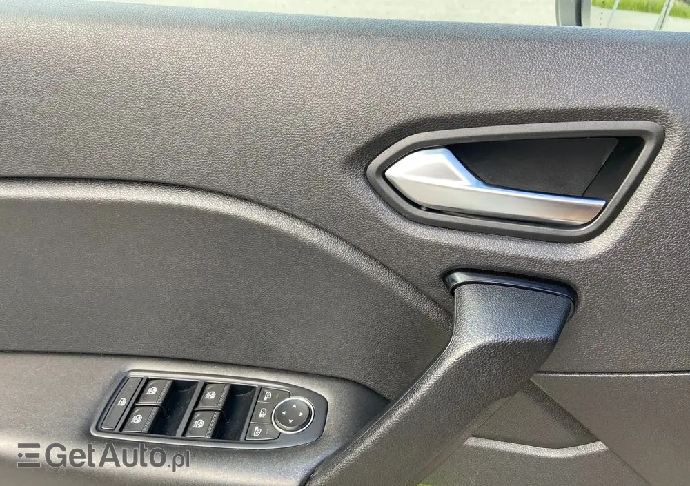 RENAULT Captur 1.3 TCe mHEV Intens EDC