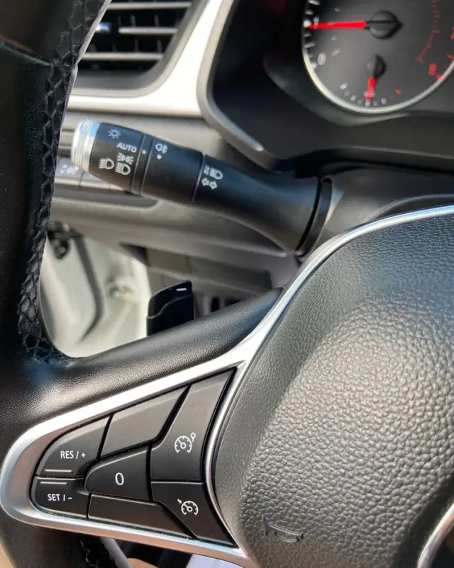RENAULT Captur 1.3 TCe mHEV Intens EDC