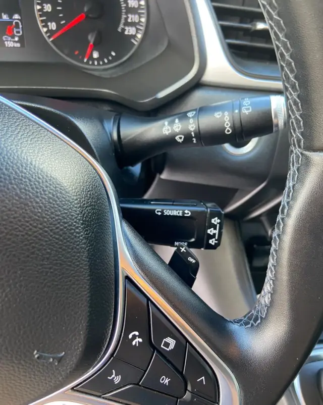 RENAULT Captur 1.3 TCe mHEV Intens EDC
