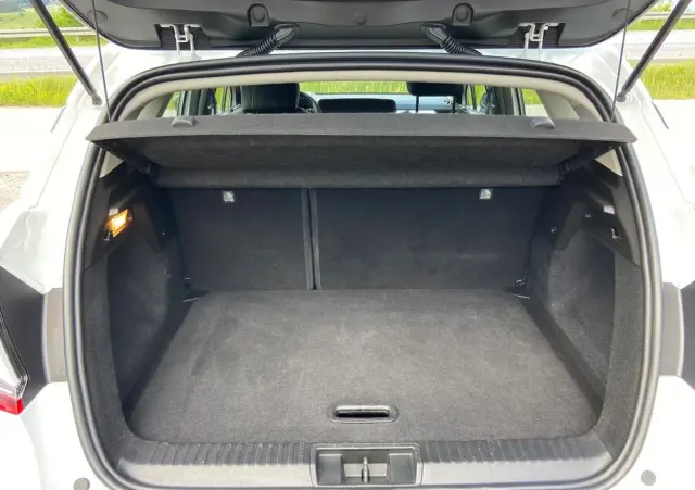 RENAULT Captur 1.3 TCe mHEV Intens EDC