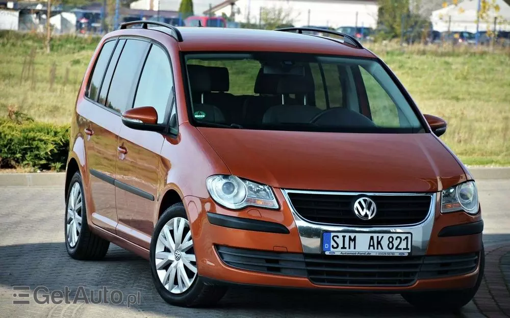 VOLKSWAGEN Touran 