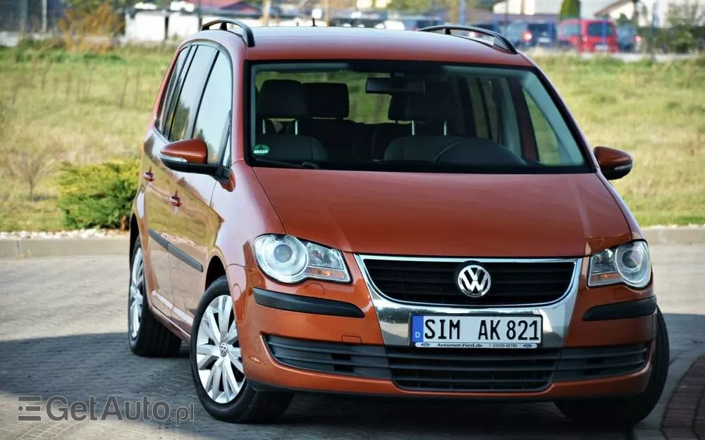 VOLKSWAGEN Touran 
