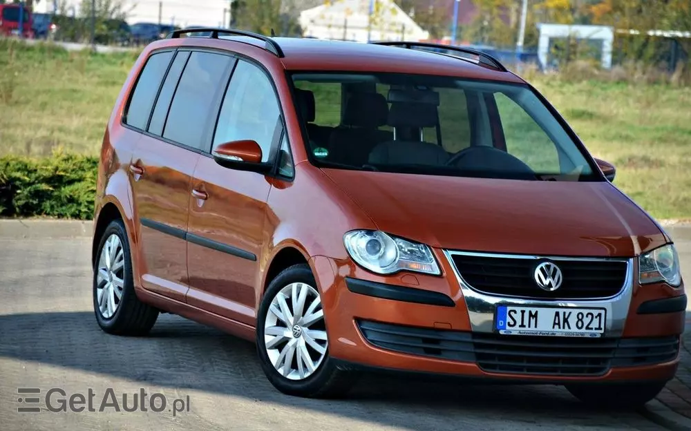 VOLKSWAGEN Touran 