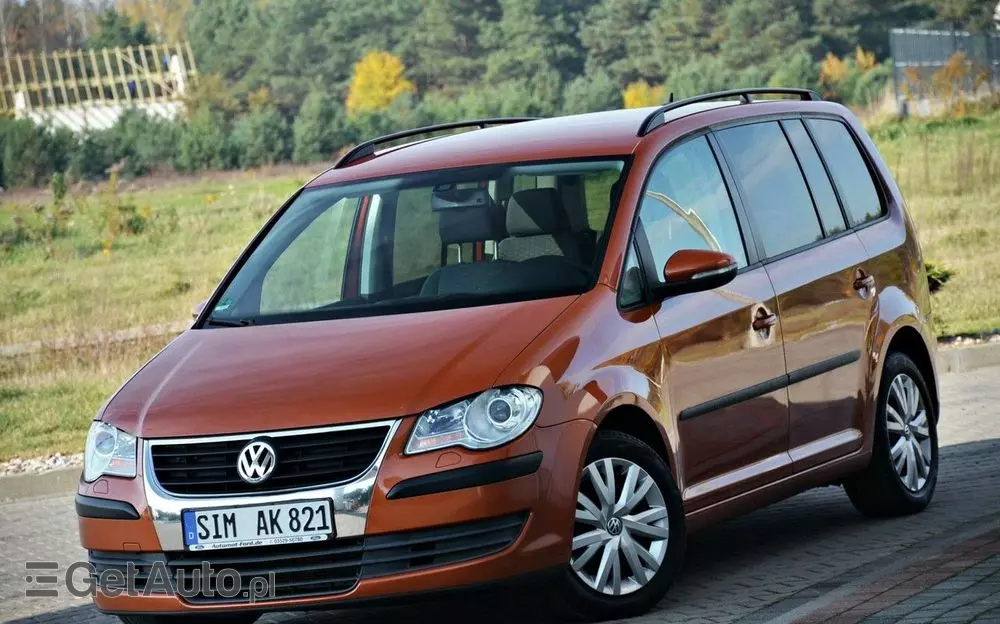 VOLKSWAGEN Touran 