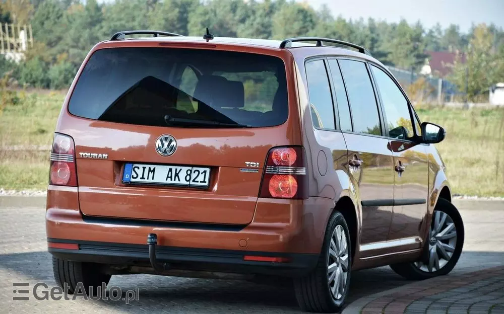 VOLKSWAGEN Touran 