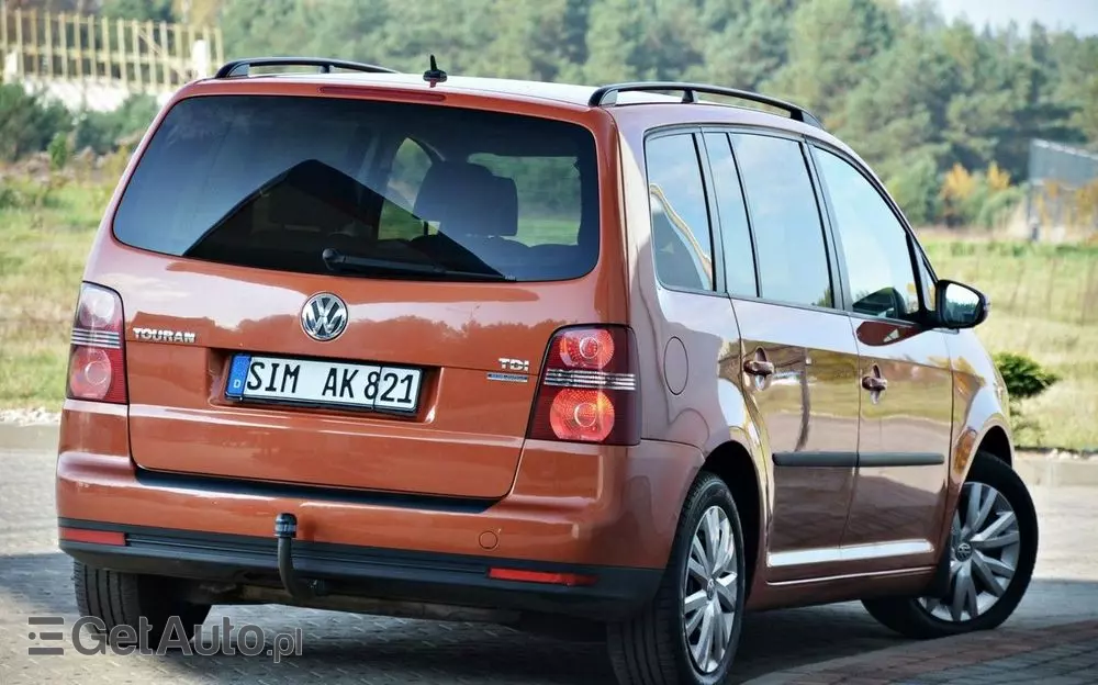 VOLKSWAGEN Touran 
