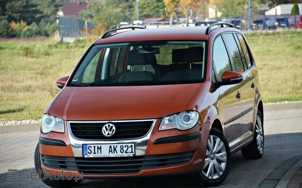 VOLKSWAGEN Touran 