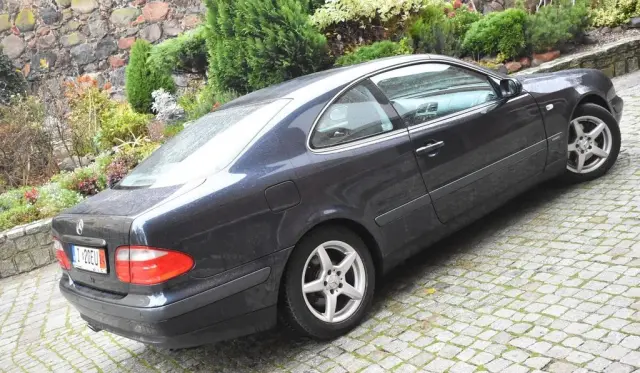 MERCEDES-BENZ CLK 