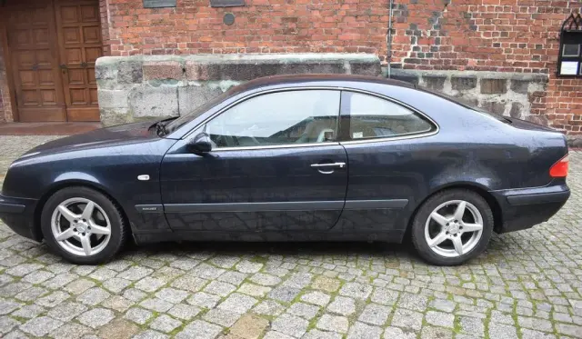 MERCEDES-BENZ CLK 