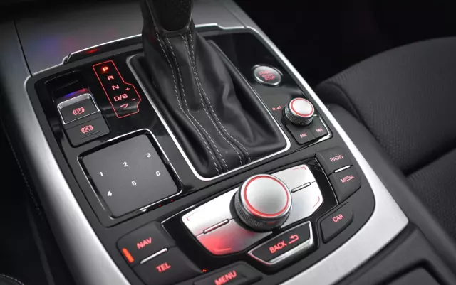 AUDI A6 Avant 2.0 TDI Ultra S tronic