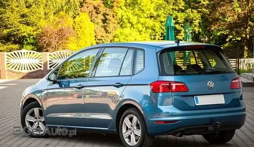 VOLKSWAGEN Golf Sportsvan 