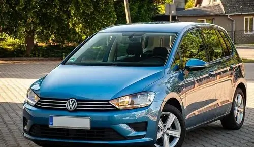 VOLKSWAGEN Golf Sportsvan 
