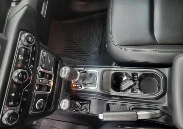 JEEP Wrangler 2.0 T-GDI Hardtop AWD Automatik Sahara