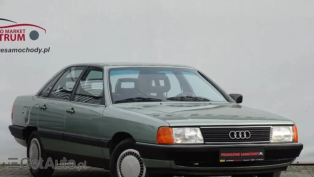 AUDI 100 