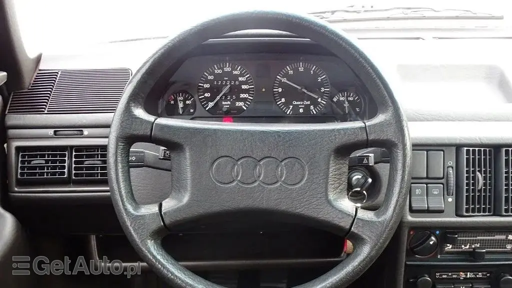AUDI 100 