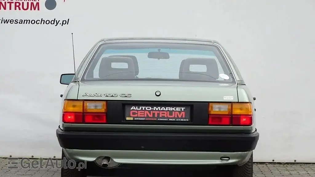 AUDI 100 