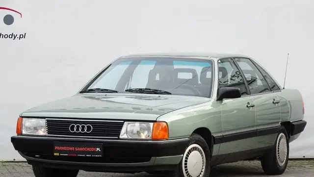 AUDI 100 