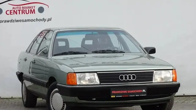 AUDI 100 