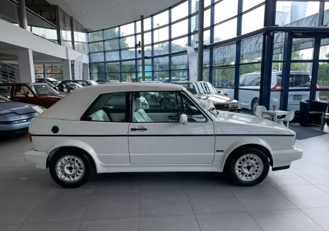 VOLKSWAGEN Golf Cabriolet 1.8 